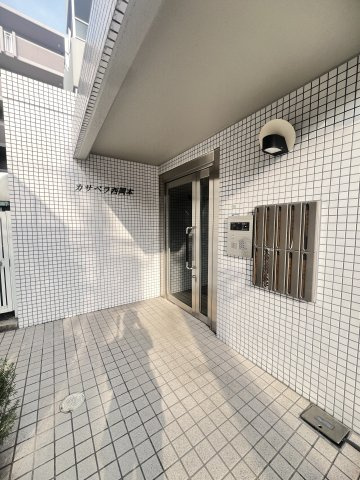 カサベラ西岡本のエントランス