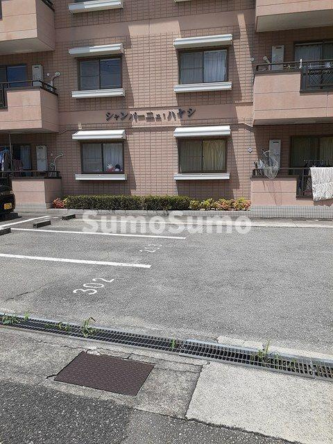 シャンパーニュ・ハヤシの駐車場|駐車場です