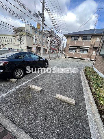 ジュネス武庫之荘Ⅲ　B棟の駐車場|カースペースがあります