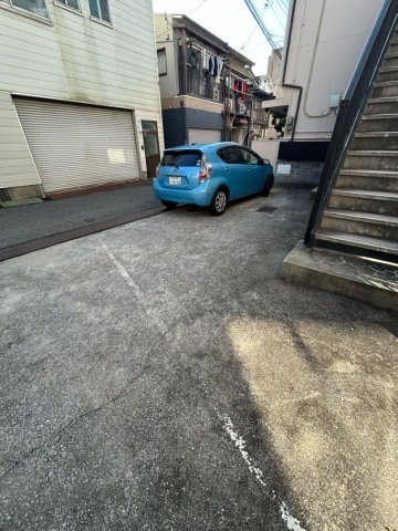 ジュネス　フォーションの駐車場|駐車場があるので、車を買う予定の方も安心です