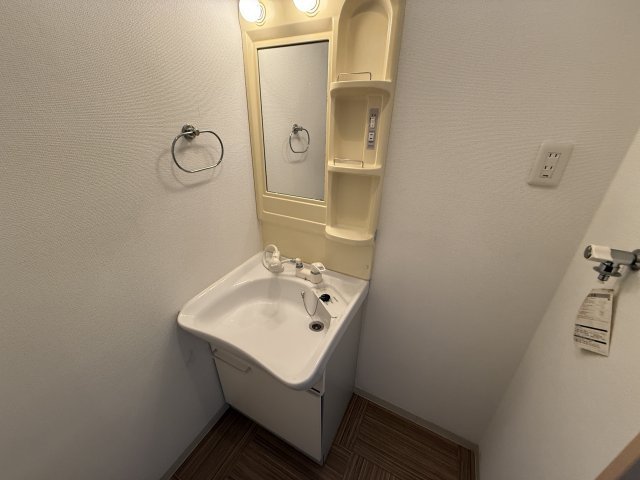 アーデン千里中央の独立洗面台