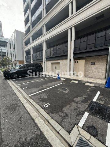 ショウエイ靭の駐車場