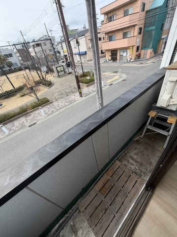スギテラスのバルコニー