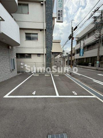 エスリード天王寺ブランシェの駐車場