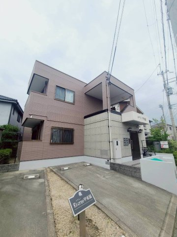 エテルノ甲東園の外観