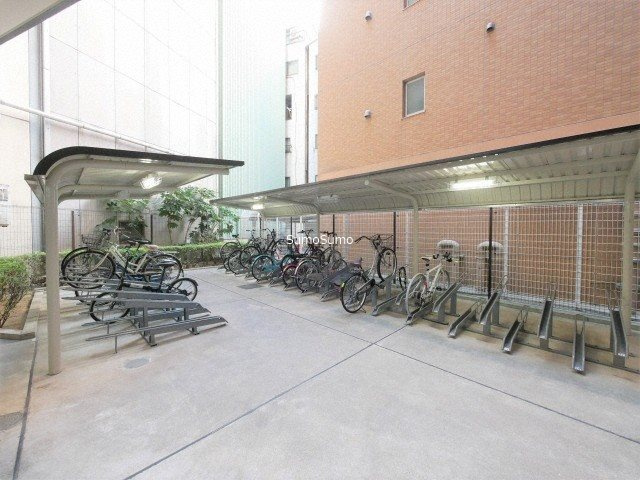 エスリード難波ステーションプラザの駐車場