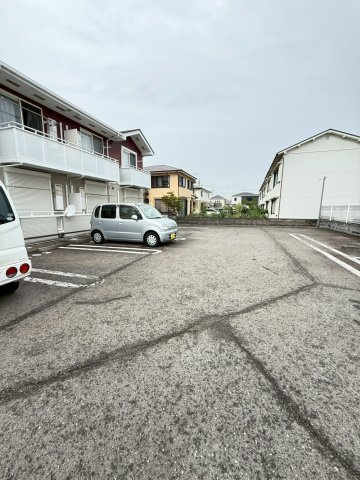 エターナルヒルⅠの駐車場
