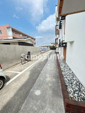 カサグランデ藤江の駐車場|駐車場があるので、車を買う予定の方も安心です