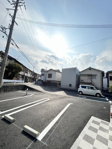 エッグプラントの駐車場