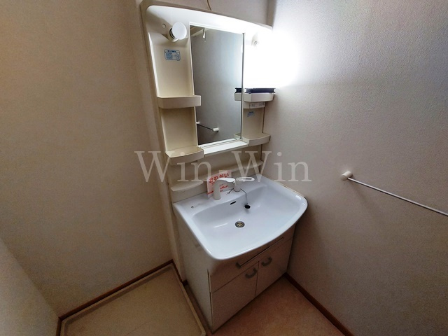 アヴァンツァーレ・ウエストの独立洗面台