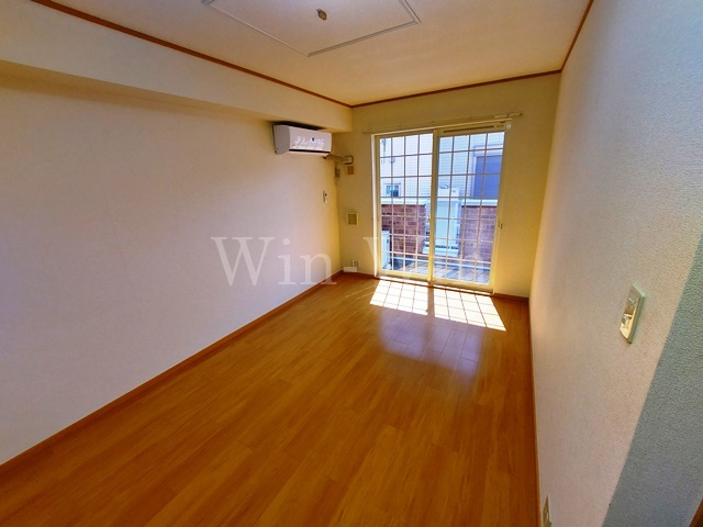 アヴァンツァーレ・ウエストの居間・リビング