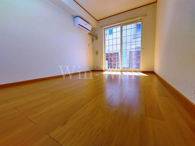 アヴァンツァーレ・ウエストの居間・リビング