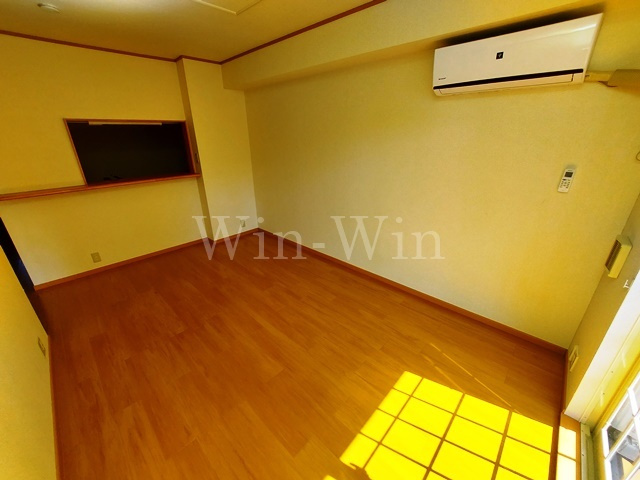 アヴァンツァーレ・ウエストの居間・リビング