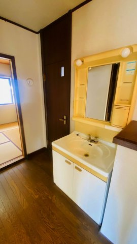 あけぼの町戸建の独立洗面台