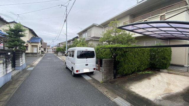 あけぼの町戸建の前面道路含む現地写真