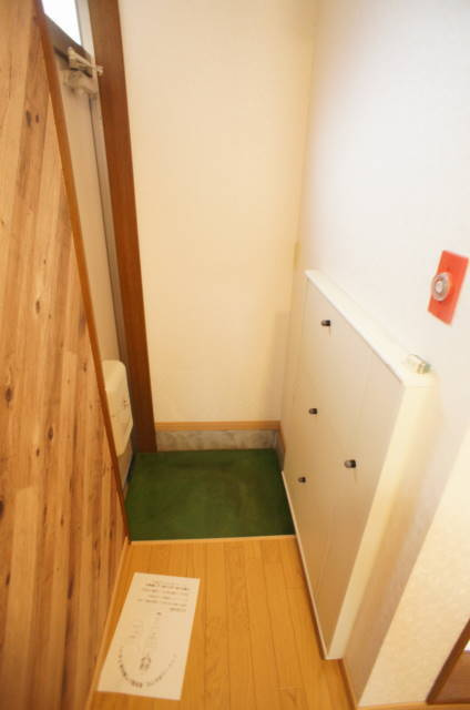 アーバンスクウェアーなかにしＪ棟の玄関