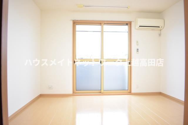 メゾンムーランの居間・リビング|洋室
