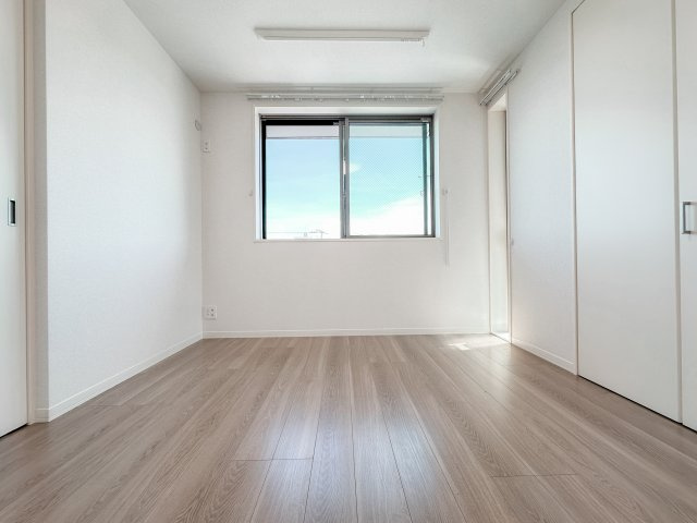 ベレオ ブリーゼの洋室