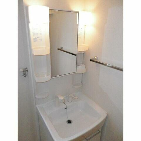 横浜市栄区小菅ケ谷２丁目のアパートの洗面所