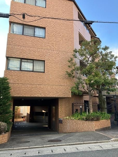 グラン・ドムール芦屋親王塚のエントランス