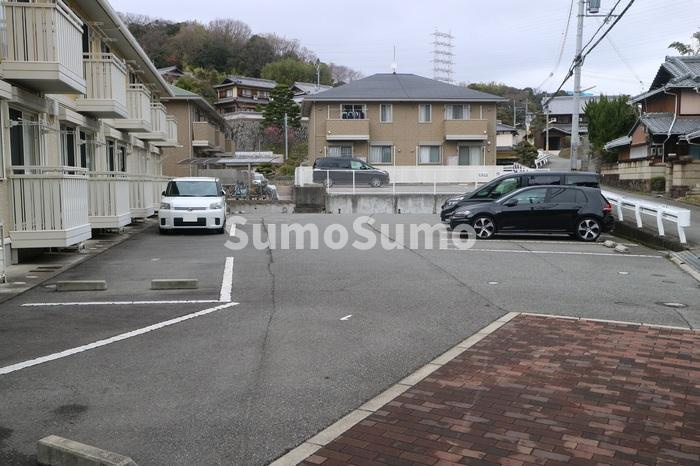 セブンレーヴの駐車場