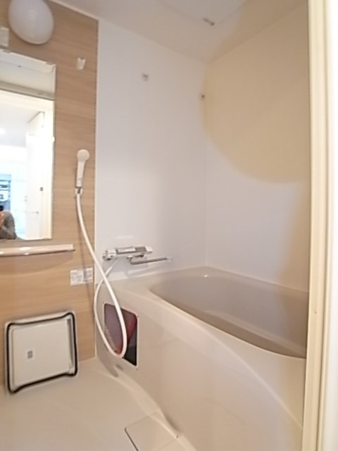 セレニテ神戸元町クレアの浴室