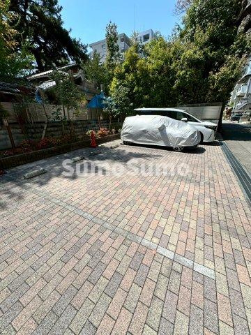 ガゼルノア宝塚武庫川の駐車場