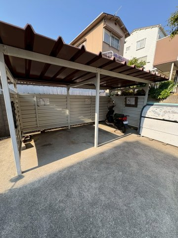 キャンパス本多聞の駐車場