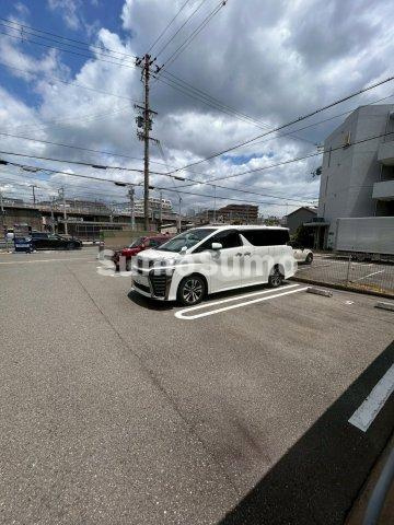 グラン　ブルの駐車場|駐車場があります