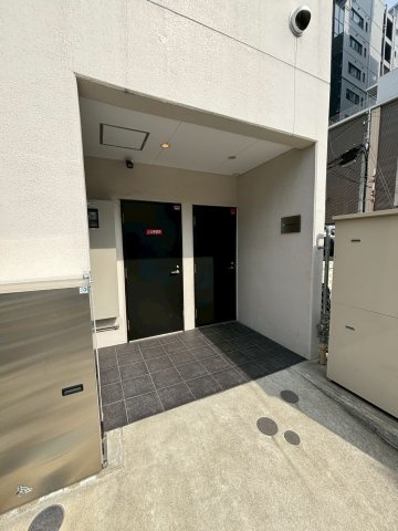 グランディスタ谷町九丁目のエントランス