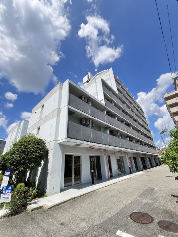 キューブ塚口の外観