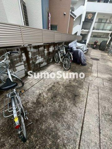 キューブ武庫川Ⅰの駐車場
