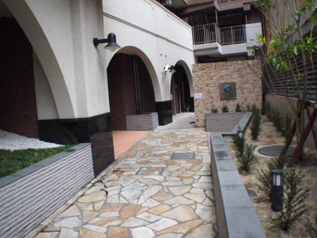カスタリア阿倍野のエントランス
