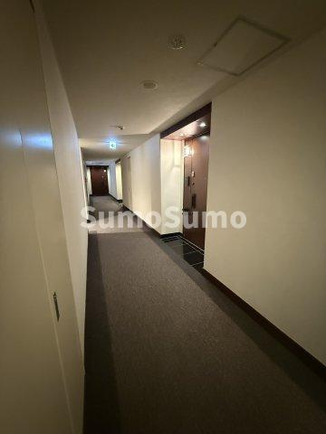 クラティオ御影山手一丁目のエントランス