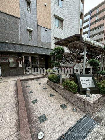 グランディール阪南町Ⅲ番館のエントランス|毎日通るエントランスはこのようになっています