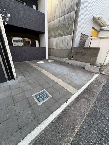 クラブメゾン明石樽屋町の駐車場