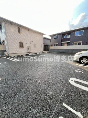 ヒナタウン横手A棟の駐車場|駐車場に車を止められます