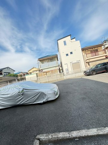 グランシャリオ貴崎IIの駐車場