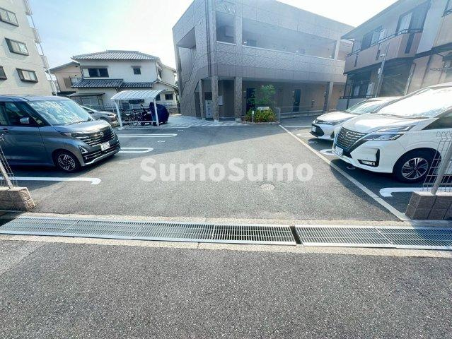 キグナス　コートの駐車場|駐車場完備です