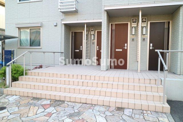 グランシャリオのエントランス|建物の内部です