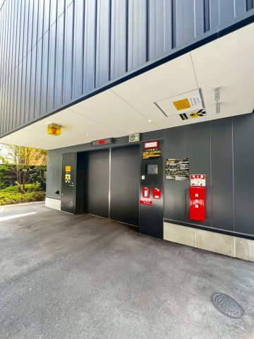 グランドメゾン大濠公園THE TOWERの駐車場