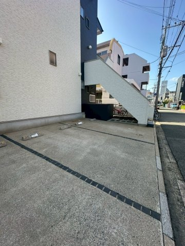 コンフォートベネフィスジオ箱崎東の駐車場