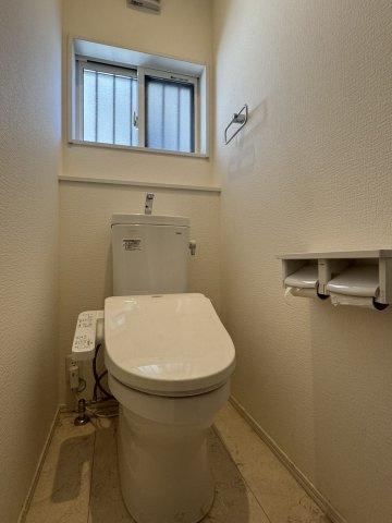 暮らしやすさを詰め込んだ、LDK18.5帖の機能的4LDK♪のトイレ