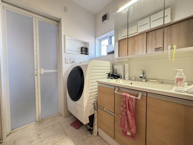 暮らしやすさを詰め込んだ、LDK18.5帖の機能的4LDK♪の脱衣所