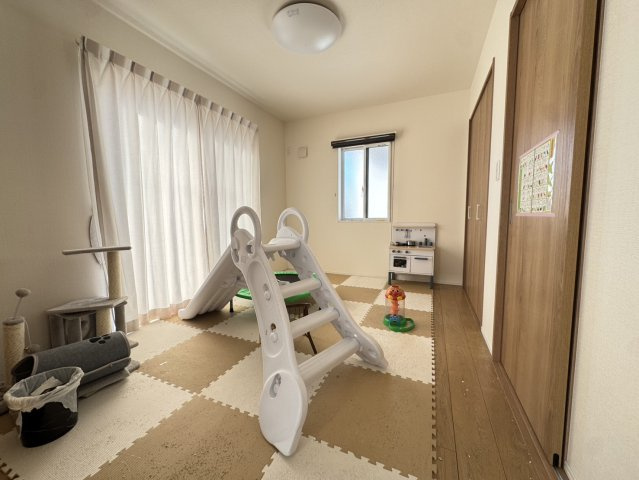 暮らしやすさを詰め込んだ、LDK18.5帖の機能的4LDK♪の洋室