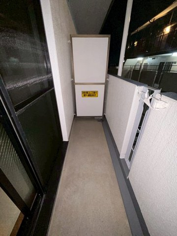 グランツ垂水のバルコニー|外からの目が気にならないバルコニーで洗濯物が干せます