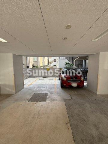 セレニテ日本橋プリエの駐車場