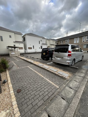 グランアヴァンティ　B棟の駐車場