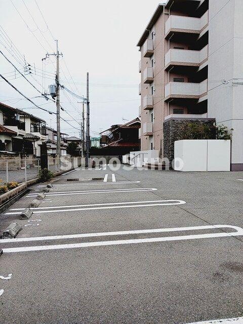 セレッソ・フィールドⅢの駐車場|駐車スペースもあります