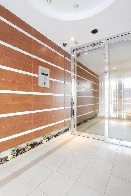 ＰＲＥＭＩＵＭ　ＣＵＢＥ　都立大学♯ｍｏのエントランス